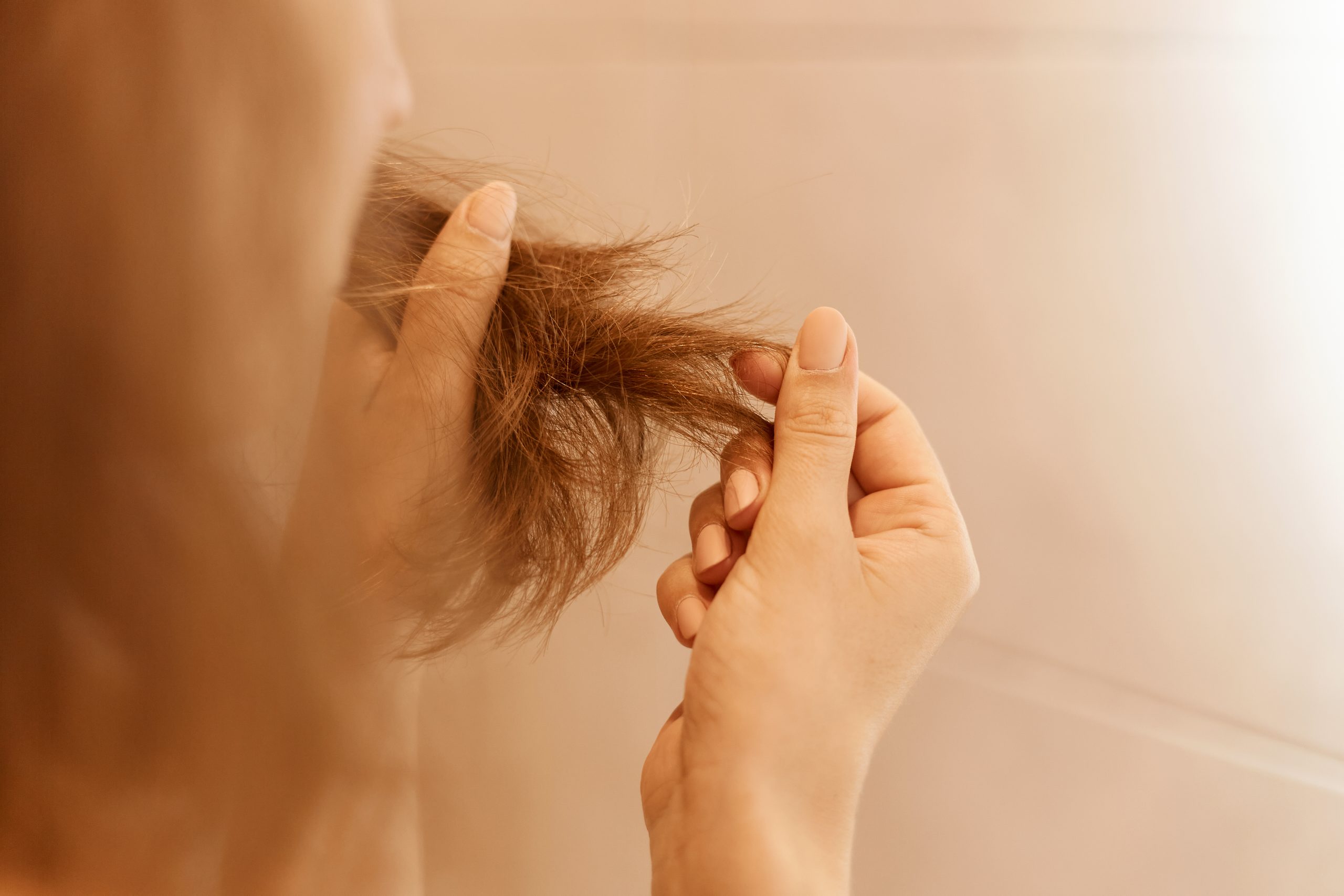 Qu’est-ce que la chute des cheveux ?  Quelles sont les causes de la chute des cheveux ?